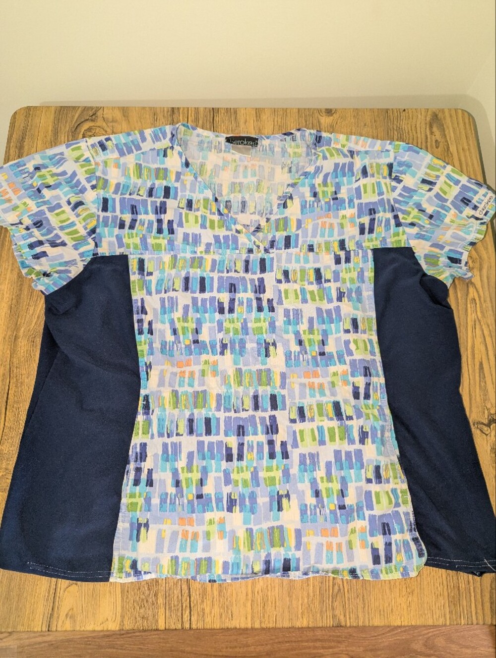 XL Women's Abstract Print Scrub Top Navy Blue Green